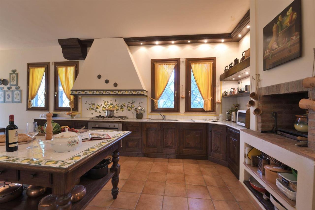 Villa Montalbano 12 Черето Гуиди Екстериор снимка